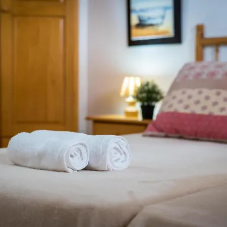 Great 'san Marino' Terrace & Pool شقة *