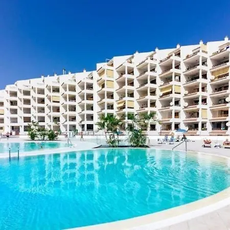 Great 'san Marino' Terrace & Pool شقة